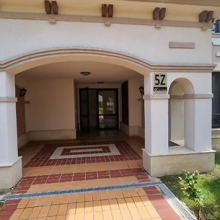 Apartment Green Life Beach Resort- апартамент фемили 2 *